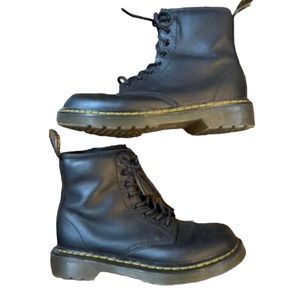 Dr. Martens Boots 1460 Black Youth size 2.
